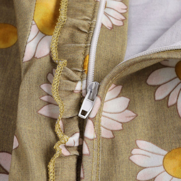 Daisy Pattern Zipper Romper Long Sleeve - Image 4