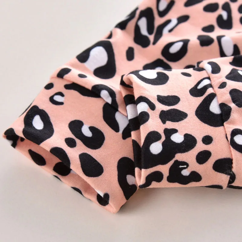 Baby Girl Letter Print Free Spirit T-Shirt & Leopard Pattern Pants with Ribbon Headband - Image 5