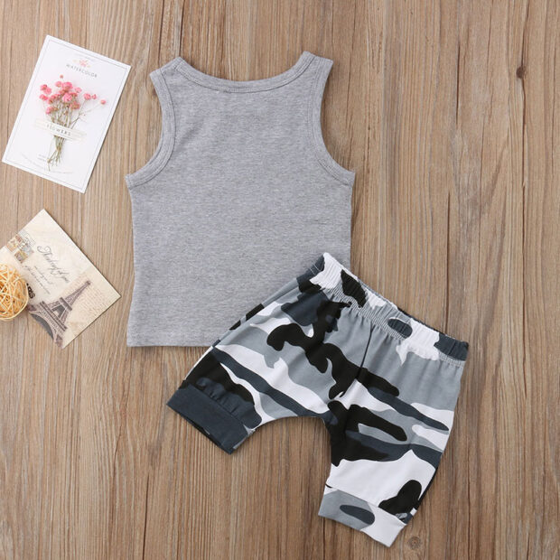 Hand Gesture Peace Sign Tank Top & Camouflage Pattern Shorts - Image 2