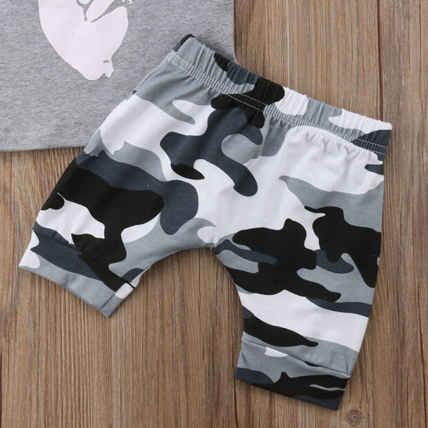 Hand Gesture Peace Sign Tank Top & Camouflage Pattern Shorts - Image 4