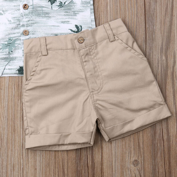 Short Sleeve Hawaiian Shirt & Khaki Elastic Shorts Outfit - Image 5