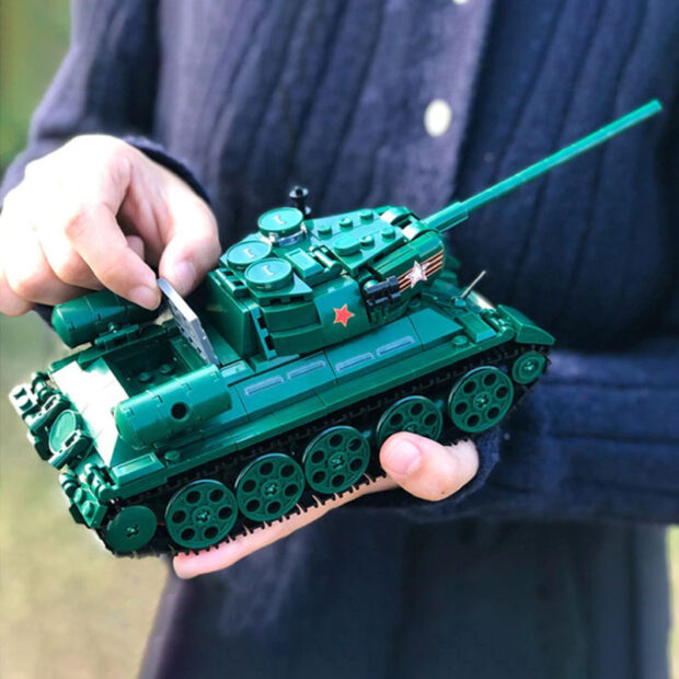 Sluban Vietnamese Battle Tank 215 T-34 Soviet Union Vietnam War Military Building Blocks Toy - Image 4